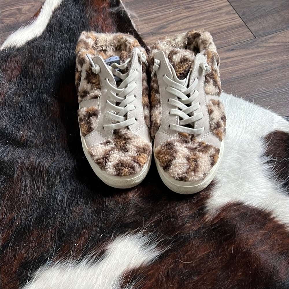 Women's Faux Fur High-Top Sneakers